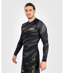 UFC Adrenalin von Venum Fight Week Männer Rashguard Langarm Urban Camo